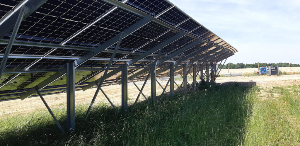 panneaux solaires du projet d'agrivoltaïsme à Florennes