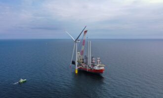 Éolienne offshore du projet Baltic Power en mer Baltique, premier parc éolien offshore de Pologne