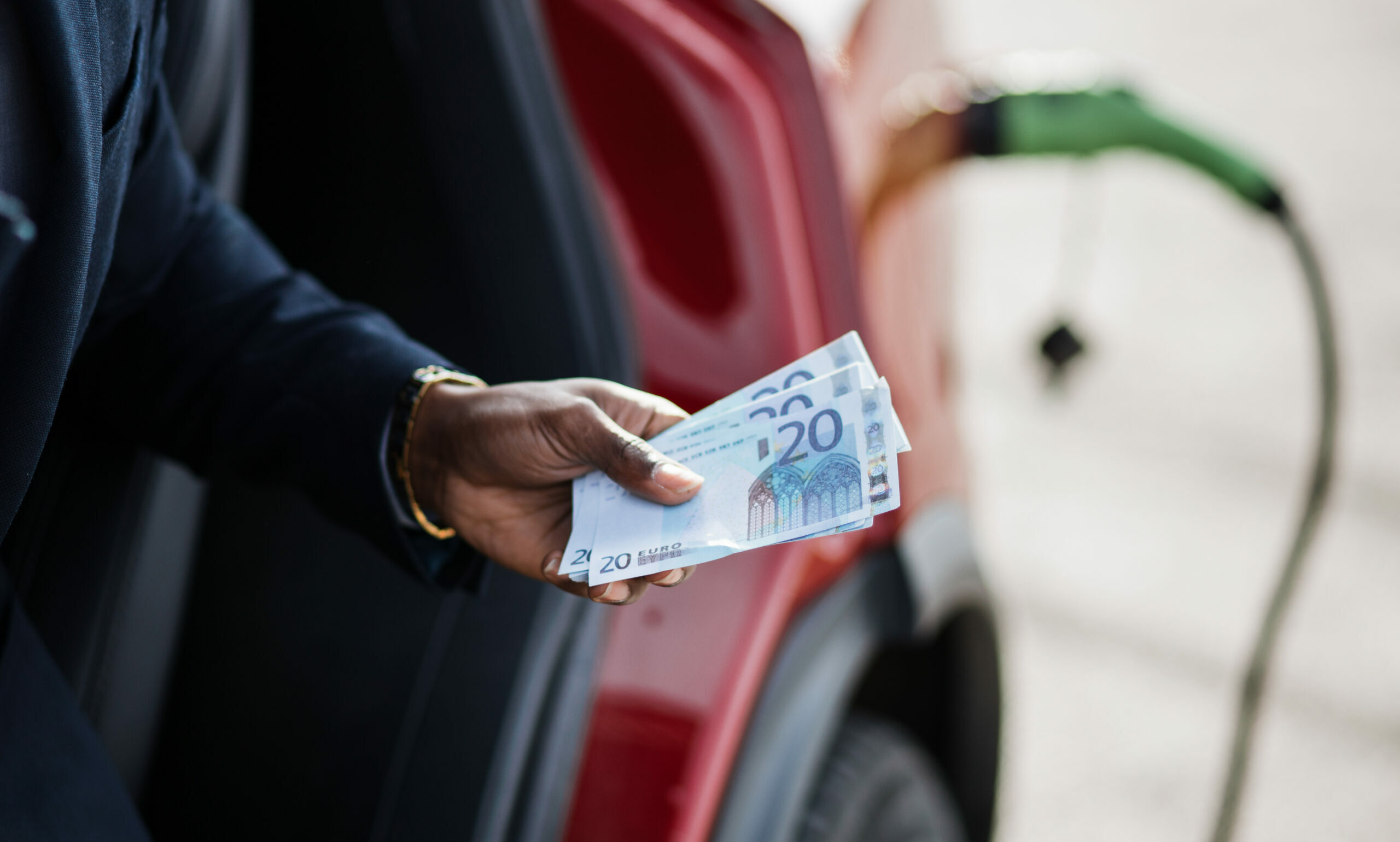 les véhicules électriques deviennent-ils moins chers à l'usage à cause de la recharge ?